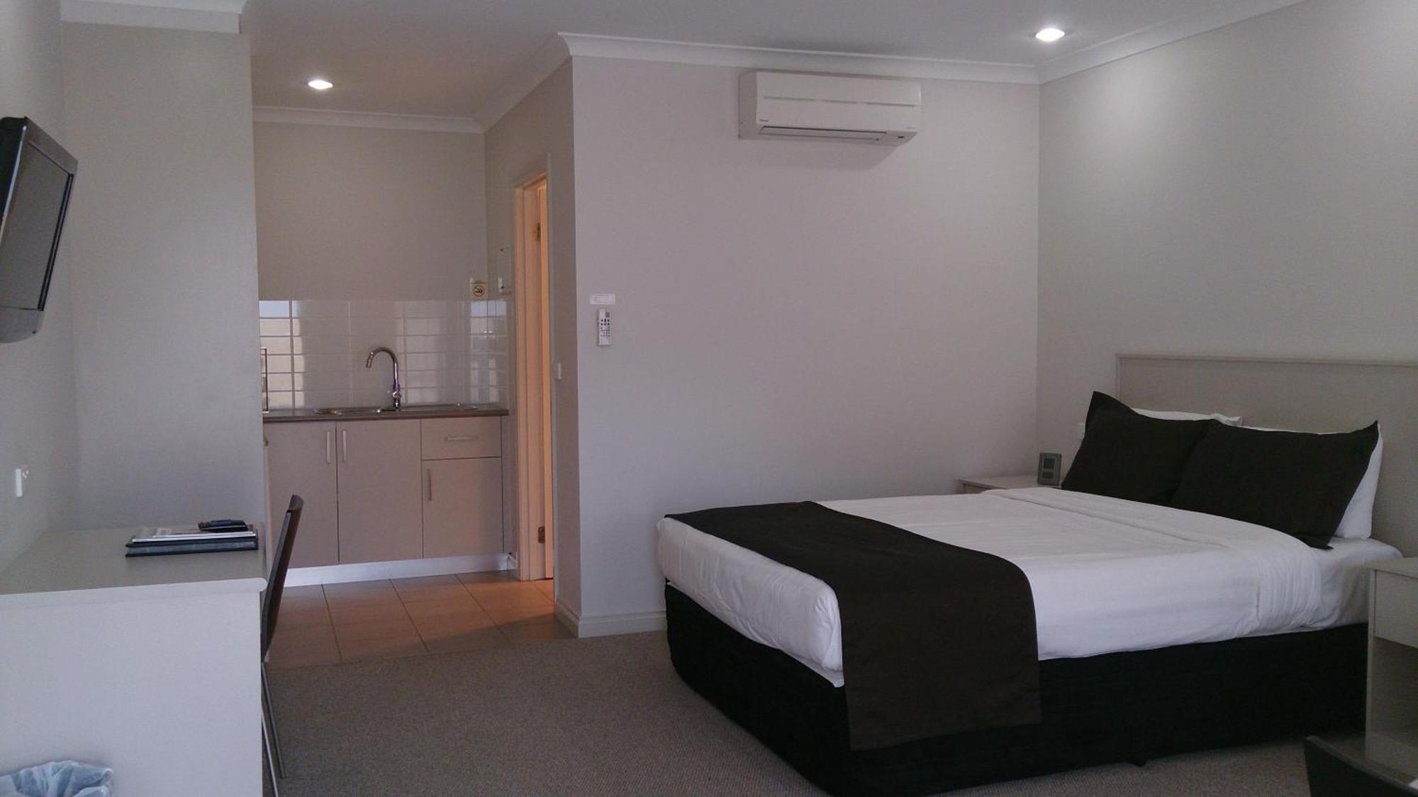 Murray Waters Motor Inn & Apartments Koondrook Room photo