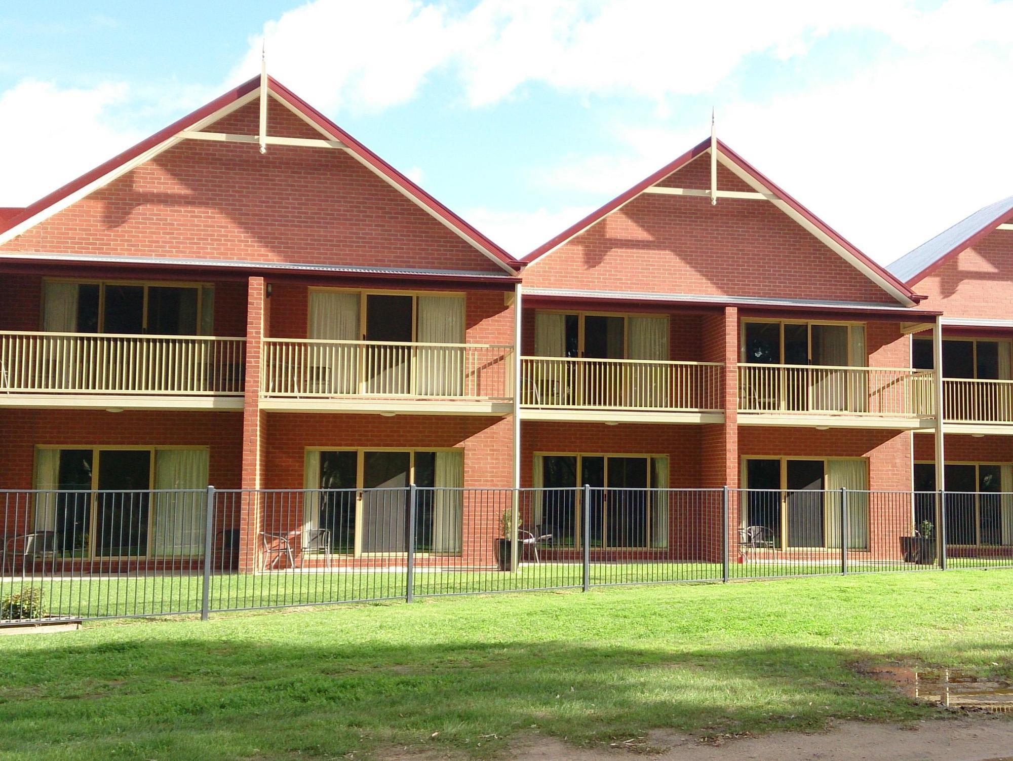 Murray Waters Motor Inn & Apartments Koondrook Exterior photo