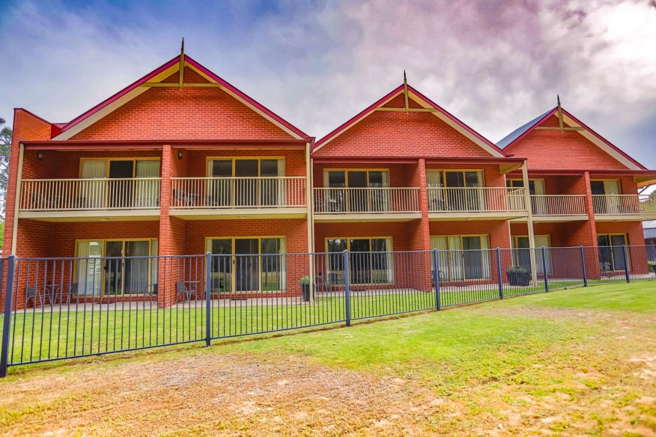 Murray Waters Motor Inn & Apartments Koondrook Exterior photo